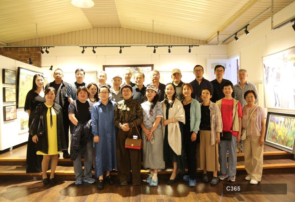 蔡葵油画展8月30日开幕现场合影