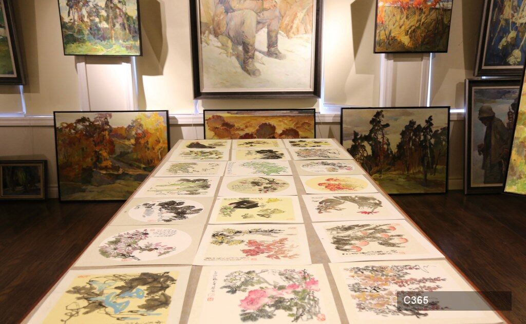 蔡葵油画展现场陈列的绘画作品